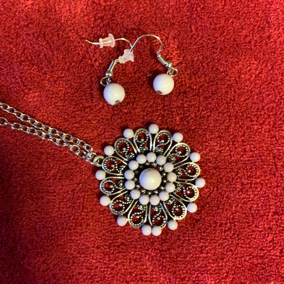 paparazzi Jewelry - 2/$7 paparazzi necklace earrings (99)
